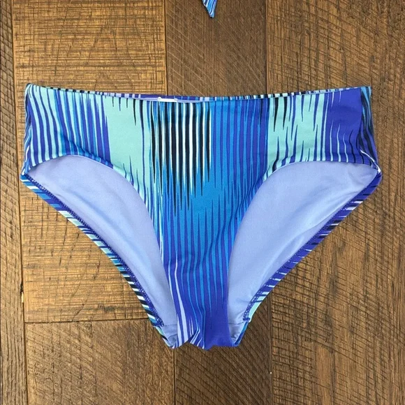 Athleta Swim Bikini Set With Extra Top - Picture 4 of 9